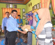 Karyawan BSB salurkan zakat